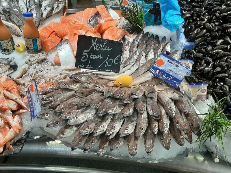 Réserver du MERLU chez les poissonnerie-traiteur Marée Bleue à Yvrac et Mérignac et St Eulalie!