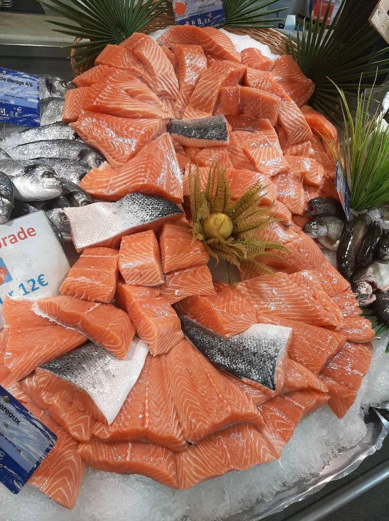 vente de pavé de saumon frais chez Marée Bleue  poissonnerie à Yvrac et Mérignac et Sainte-Eulalie