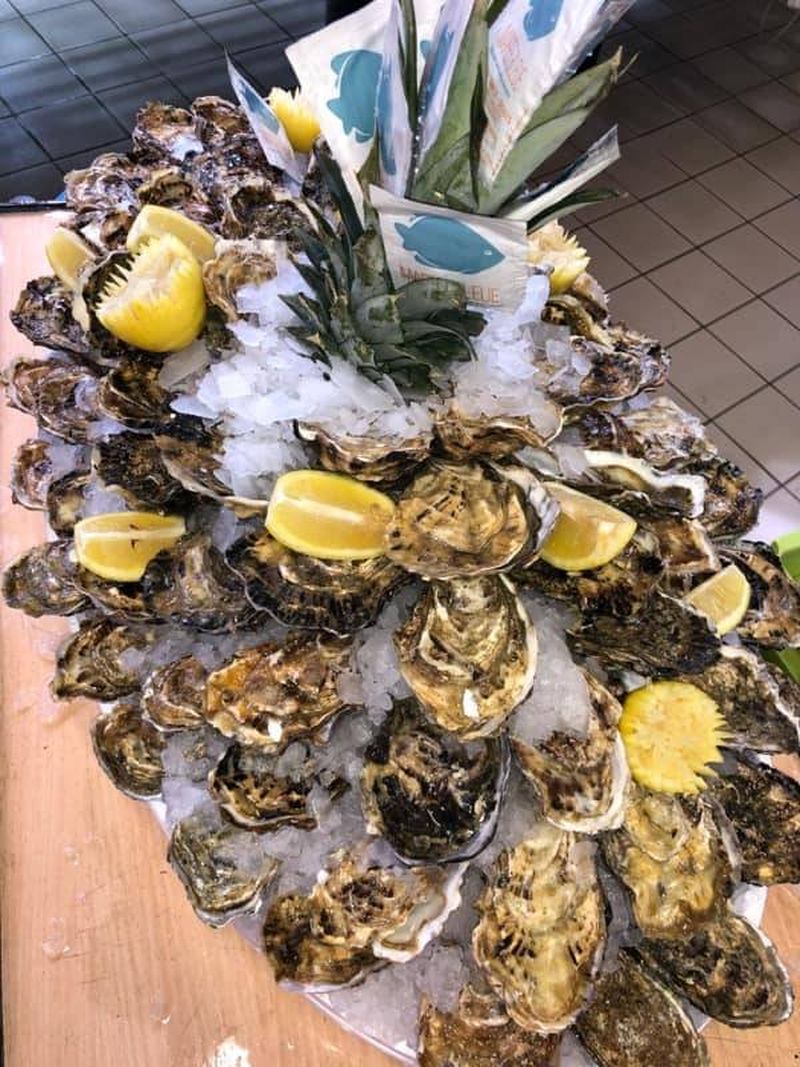 Acheter un plateau d'huîtres du côté de Ambares et Lagrave chez  Marée Bleue poissonnerie-traiteur à Sainte-Eulalie