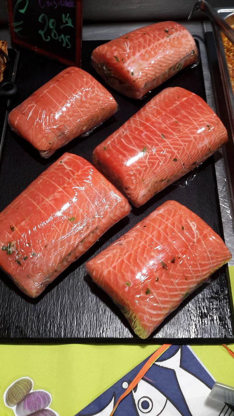 réserver un saumon rôti chez La poissonnerie-traiteur Marée Bleue Yvrac et mérignac