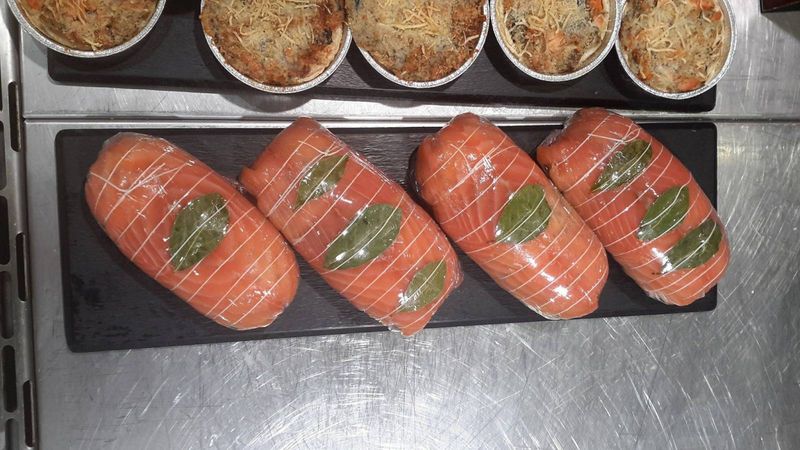 vente plat traiteur à emporté rôti de saumon Marée Bleue poissonnerie traiteur à Bordeaux
