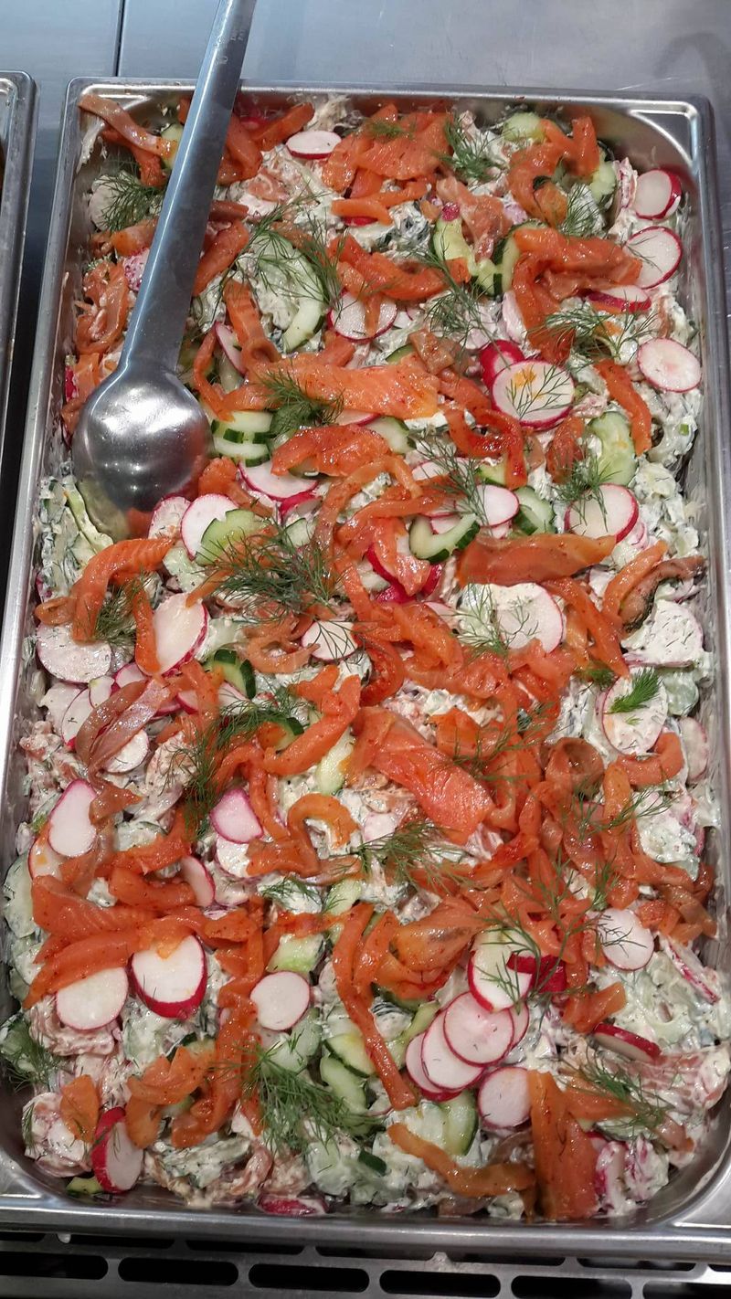 vente salade saumon fumé et crudité traiteur Marée Bleue Yvrac
