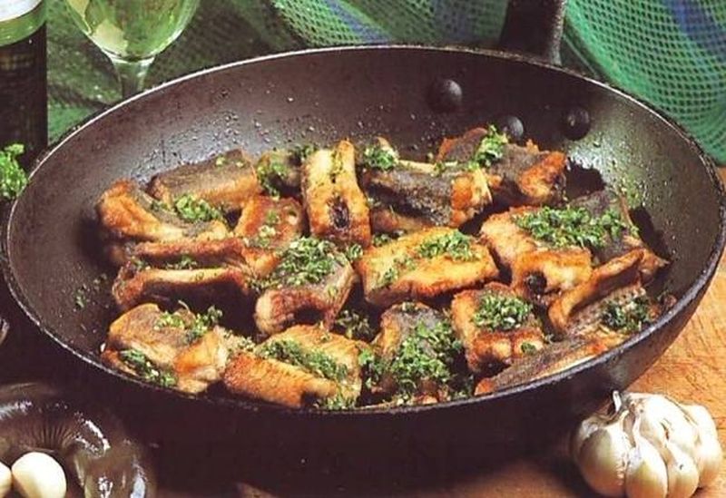 Vente plats du terroir Girondin anguilles à la persillade poissonnerie Marée Bleue Yvrac et Mérignac  l'heure du marché près de Cultura !