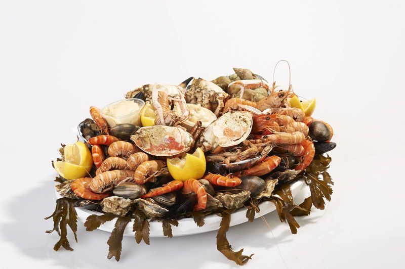 commandez un plateau de fruits de mer au tourteaux  chez Marée Bleue poissonnerie-traiteur à Bordeaux en Gironde