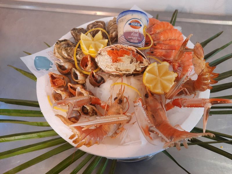 réserver des Plateaux de fruits de mer pour la Saint Valentin Bordeaux chez Marée Bleue poissonnerie-traiteur Marée Bleue à Yvrac et Mérignac !
